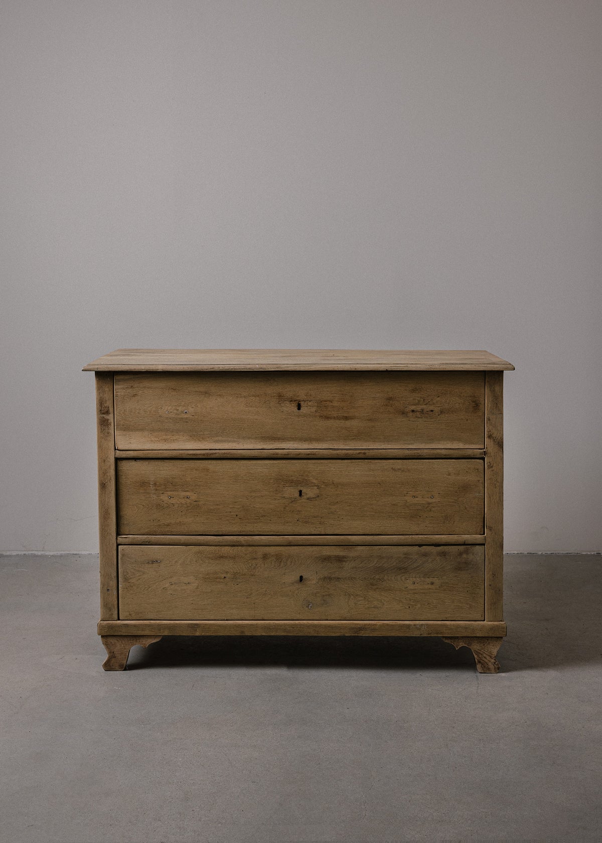 Antique Chest of Drawers 02