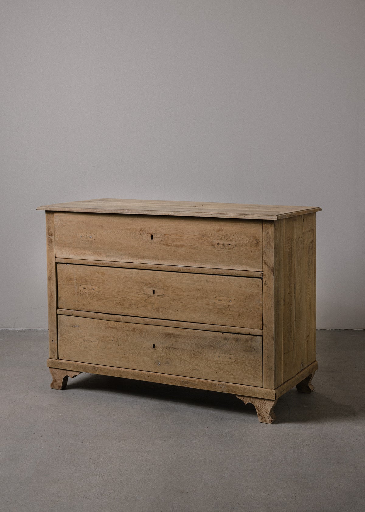 Antique Chest of Drawers 02
