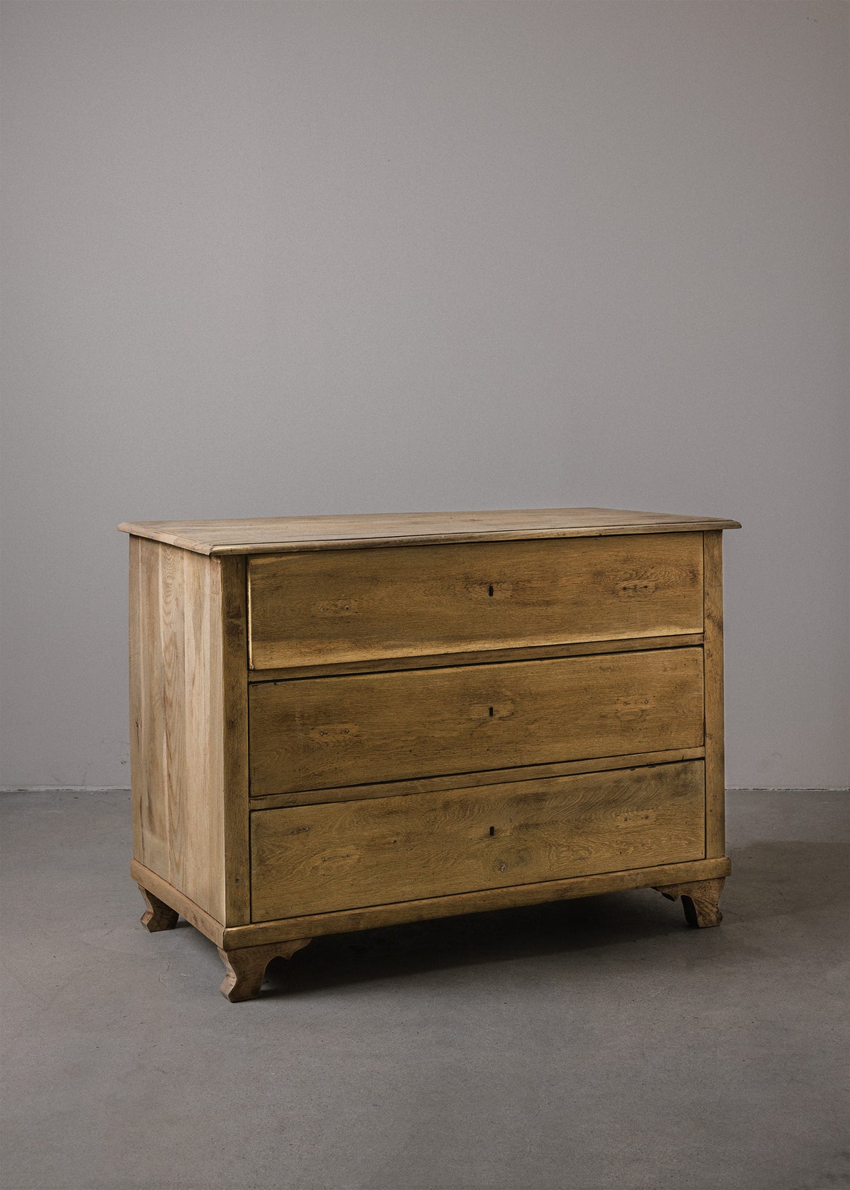 Antique Chest of Drawers 02